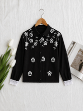 Stylish Black Floral Printed Top with Lace Accents