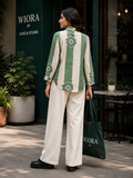 WIORA Women’s Green & Cream Floral Printed Shirt – Elegant Full Sleeve Button-Down Casual Shirt with Contrast Collar, Statement Floral Design & Stylish Everyday Look